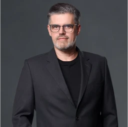 marcos mikulis